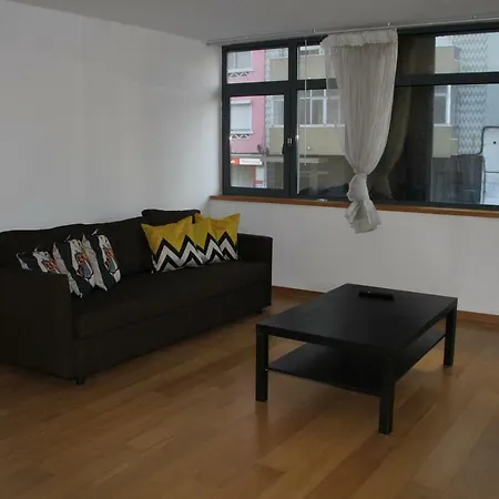Modern T3 Apt In Entrecampos Av. 5 De Outubro Διαμέρισμα *